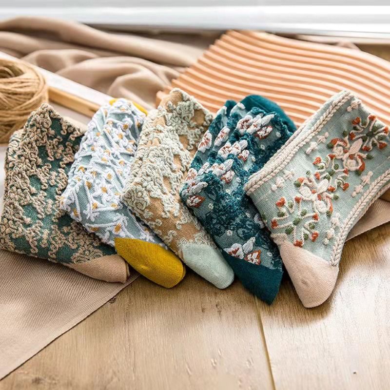 5 Pairs Floral Socks - 3D Embossed