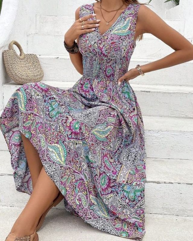 Serelith Elegant Flowing Dress